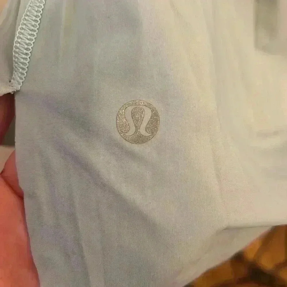 Lululemon Lululemon Water Bound Singlet-Sz 6 - Picture 4 of 4